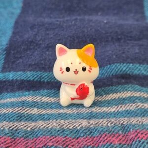 🍒🍒 Cute Maneki-neko Cat Figurine